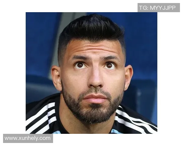 头型中间凸起的足球明星们的独特魅力与球场风采解析 头型中间凸起的足球明星们的独特魅力与球场风采解析