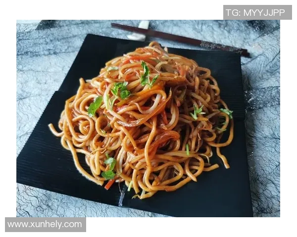 足球明星享受美味面条的精彩瞬间合集与背后的故事分享 足球明星享受美味面条的精彩瞬间合集与背后的故事分享